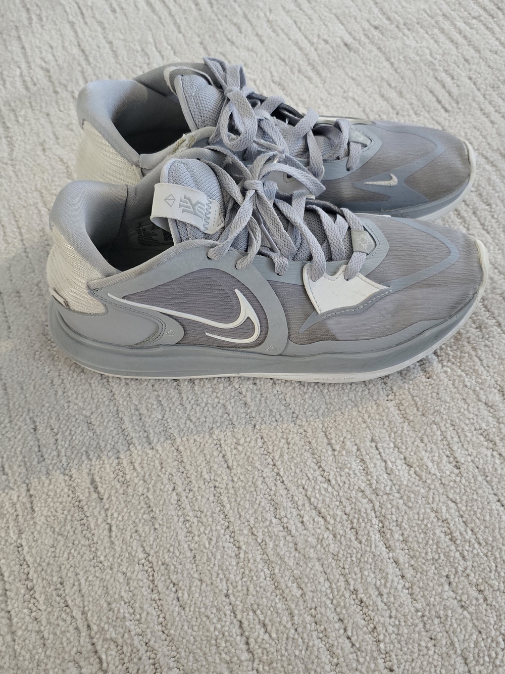 Nike Men’s Light Gray and White Athletic Sneakers